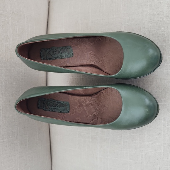 Kork-Ease | Julianna Leather Green Wedge Size. 6.5 - Picture 2 of 7